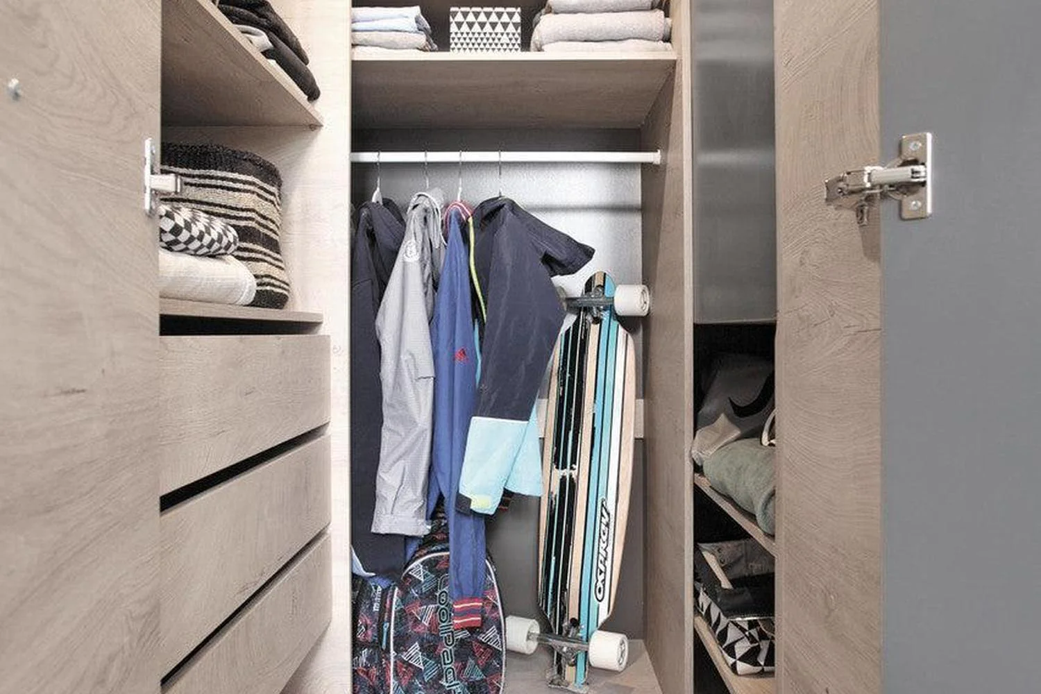 Delta Walk In Wardrobe Dl1 - Image 2